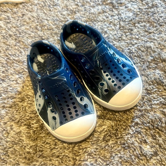 Native slip ons - Picture 1 of 2